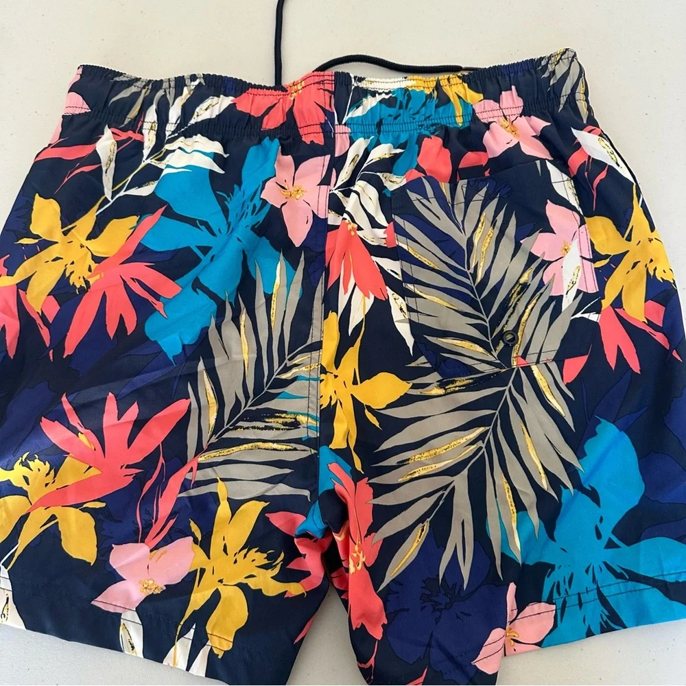 Men’s medium swim trunk bundle